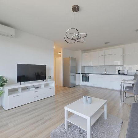 Bazova Apartment With Free Parking Bratislava Exterior foto