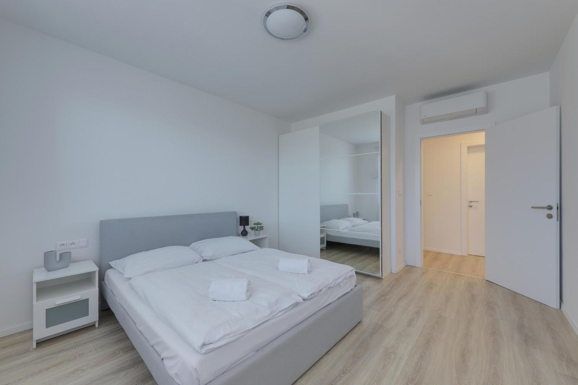 Bazova Apartment With Free Parking Bratislava Exterior foto